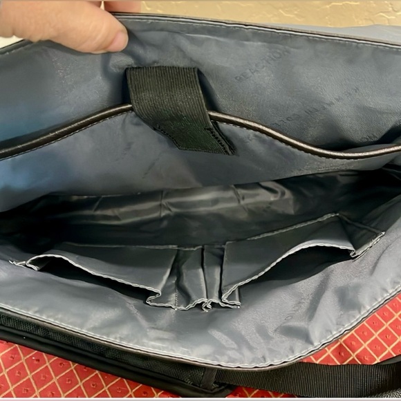 Laptop Bag Leather Kennith Cole Reaction w inside component pockets efficient - Picture 2 of 8